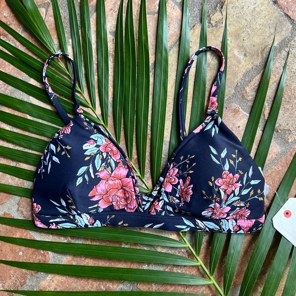 🫧🌸 BILLABONG 🫧🌸  Lets Wander Triangle Bikini Swim Top - Picture 4 of 10